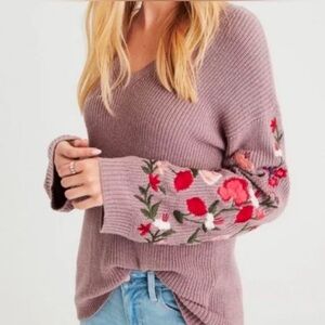 American Eagle embroidered sleeve sweater